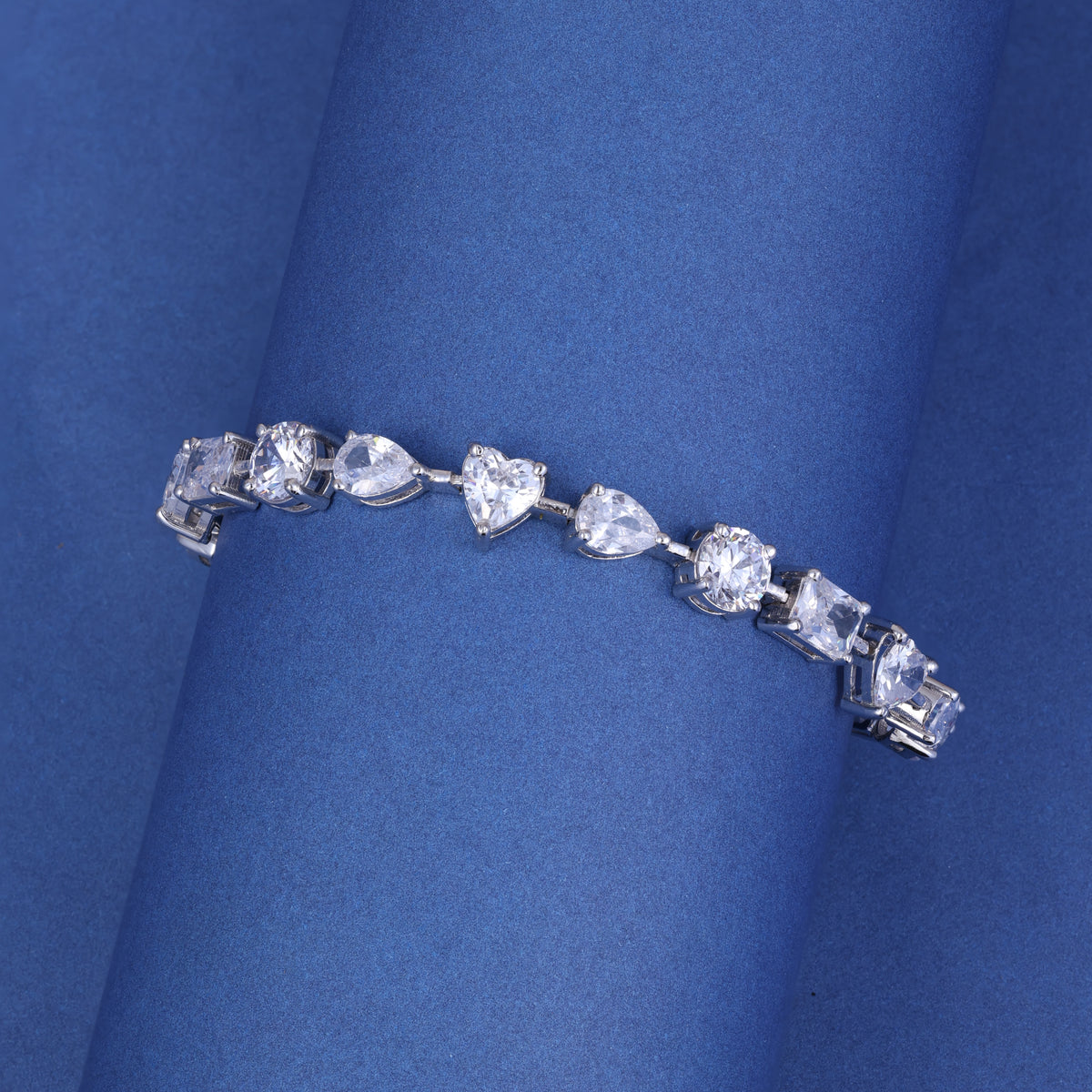 Elegant Mixed-Cut Crystal Bracelet