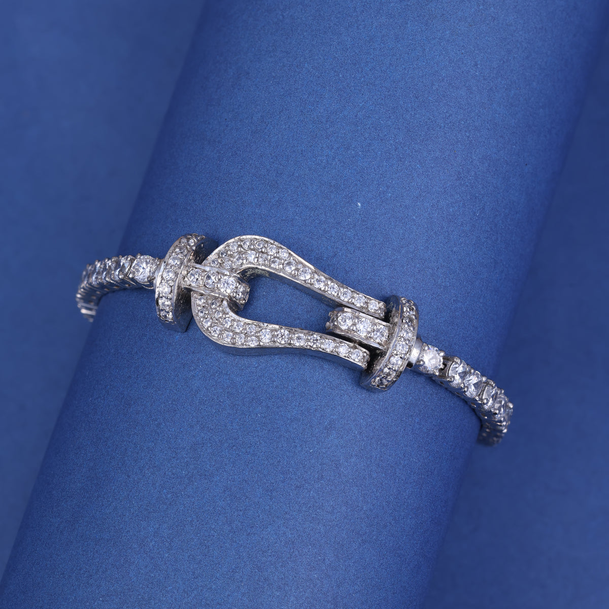 Elegant Crystal Link Bracelet